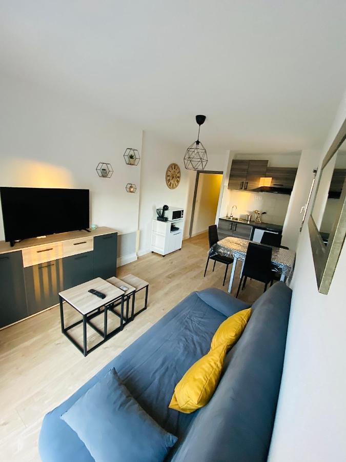 Appartement Au Port De Saint Cyprien Eksteriør bilde